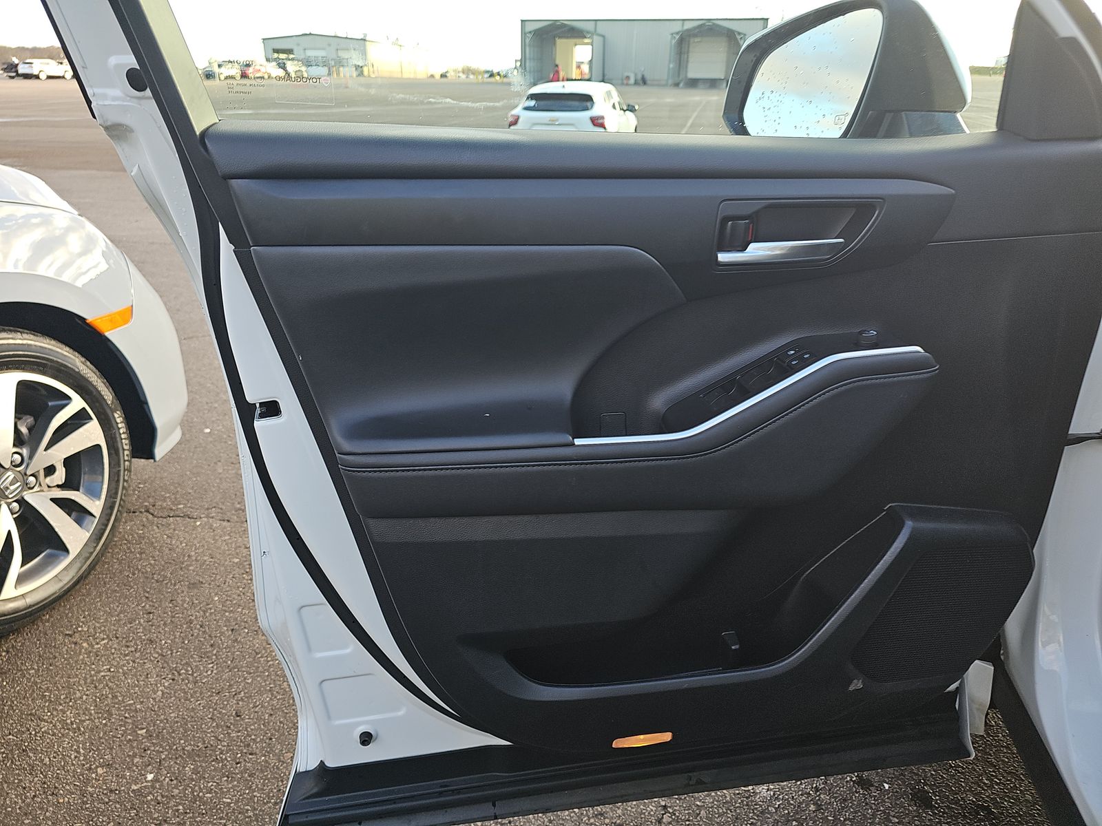 2023 Toyota Highlander XLE FWD