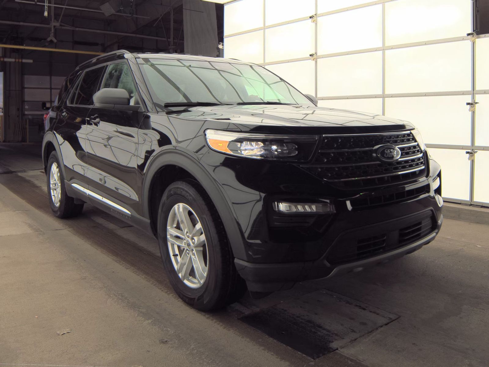 2023 Ford Explorer XLT AWD