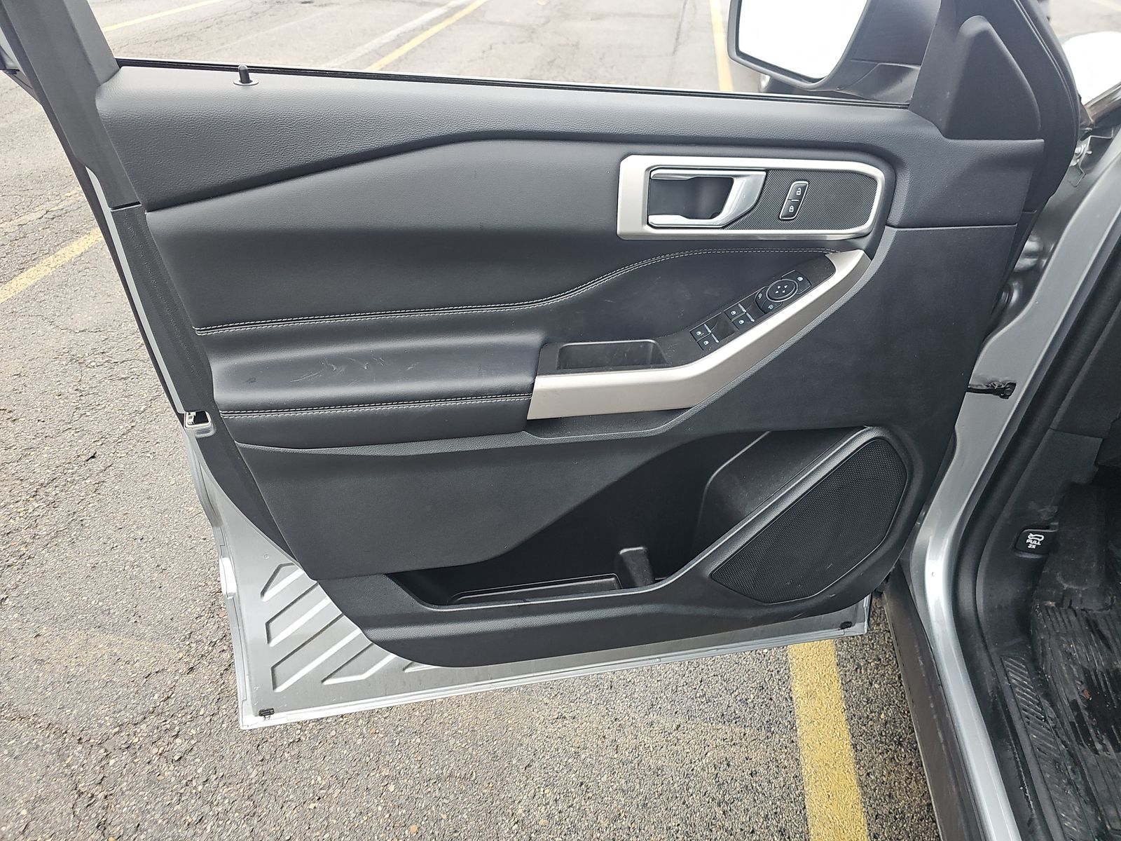 2023 Ford Explorer XLT AWD