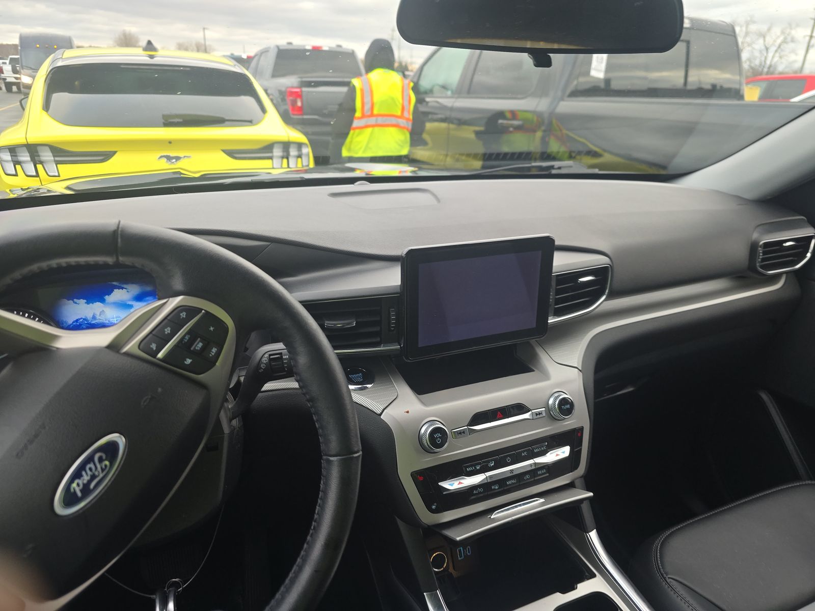 2023 Ford Explorer XLT AWD