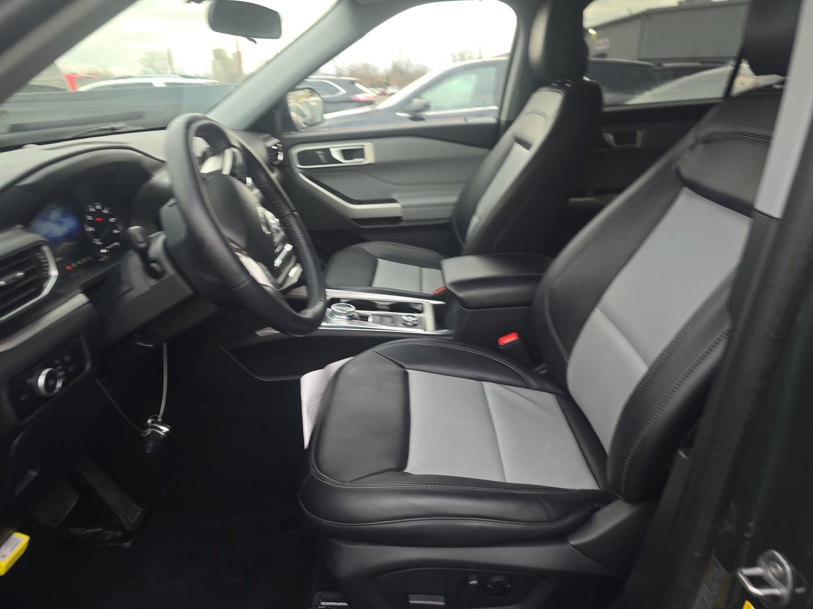 2023 Ford Explorer XLT AWD