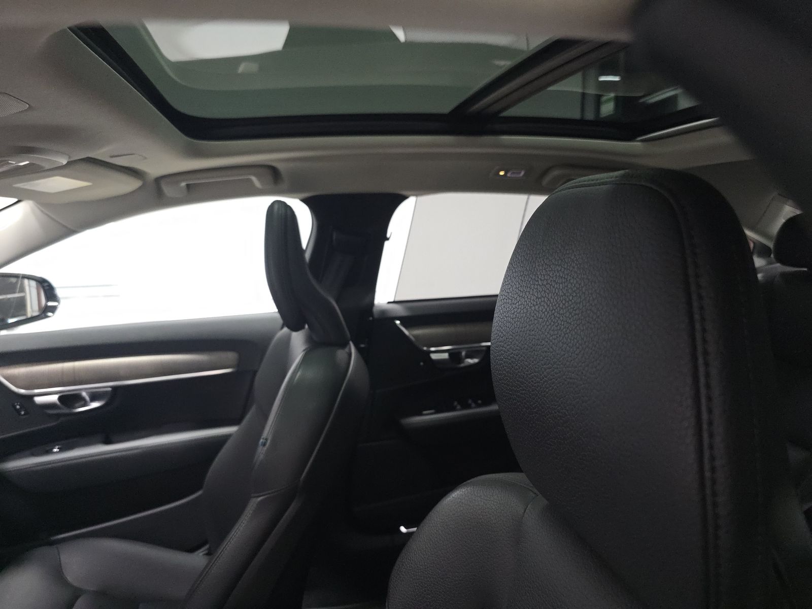 2023 Volvo S90 B6 Plus AWD