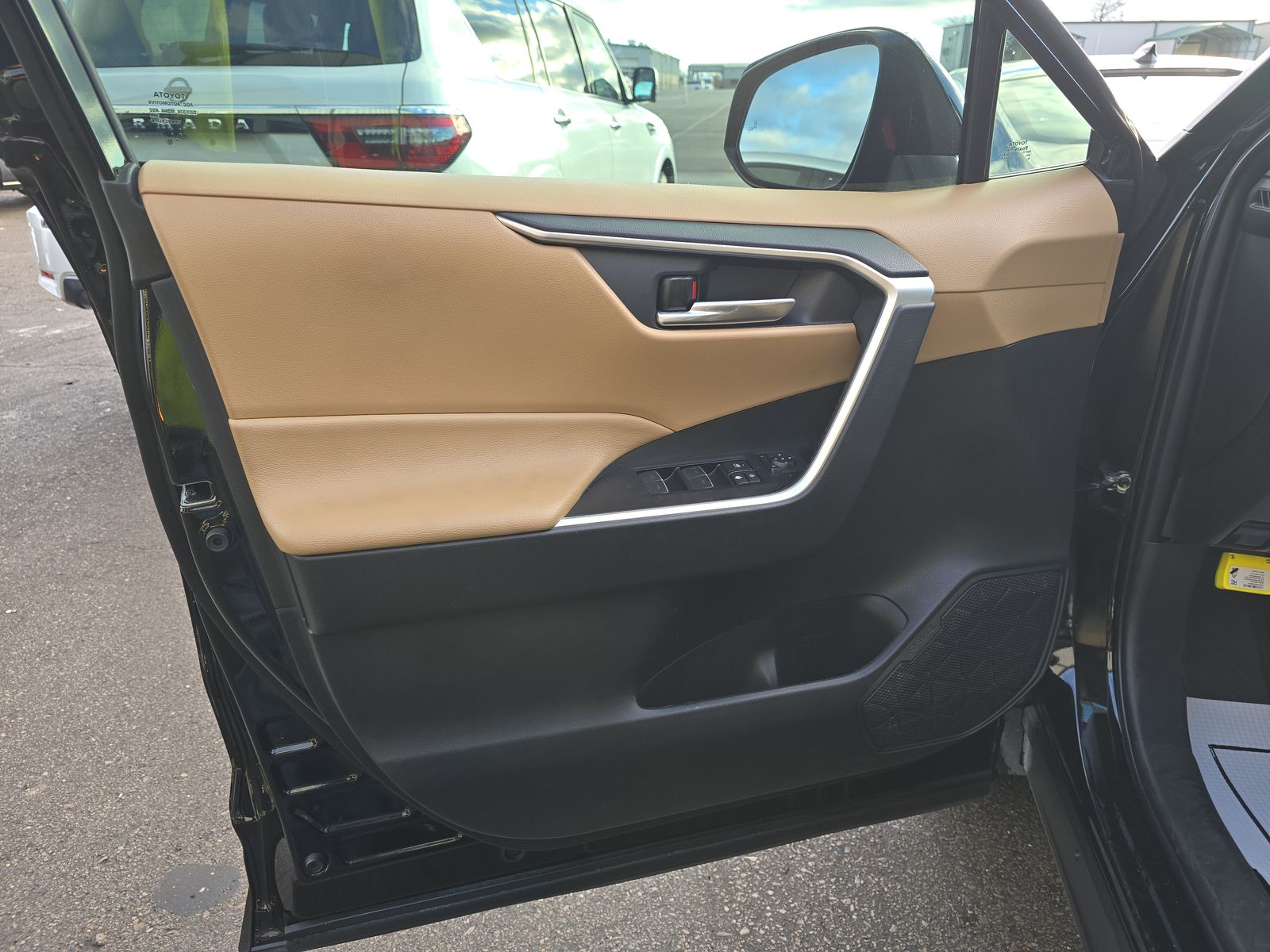 2023 Toyota RAV4 XLE Premium FWD