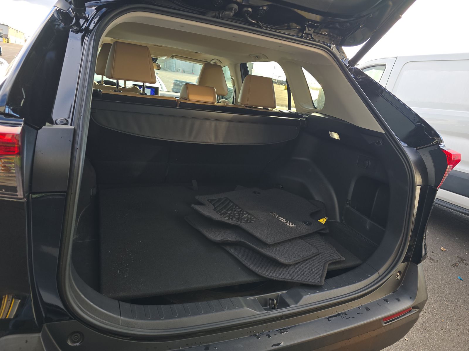 2023 Toyota RAV4 XLE Premium FWD