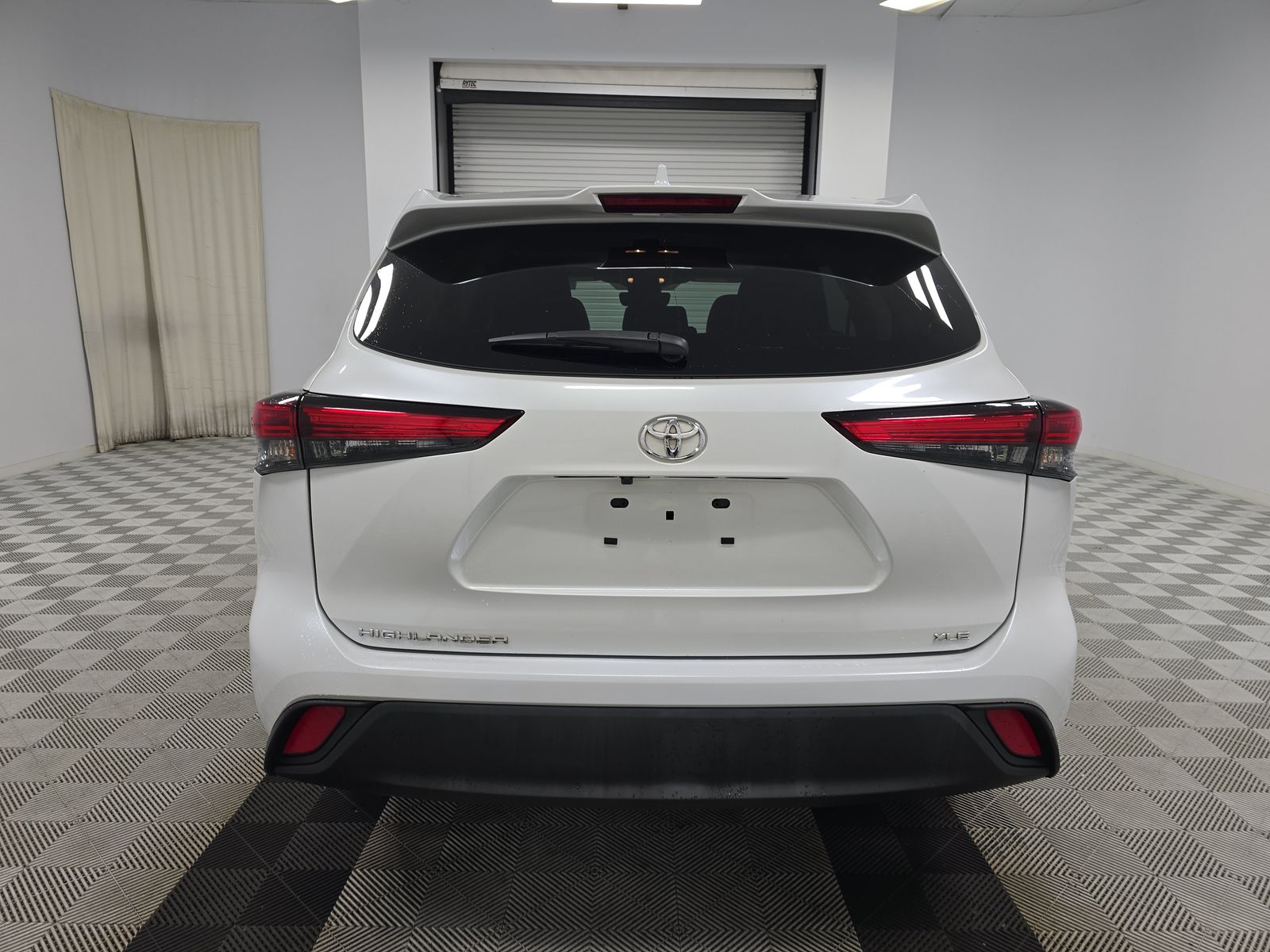 2023 Toyota Highlander XLE FWD