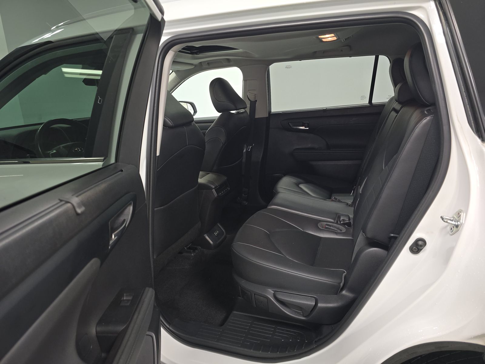 2023 Toyota Highlander XLE FWD