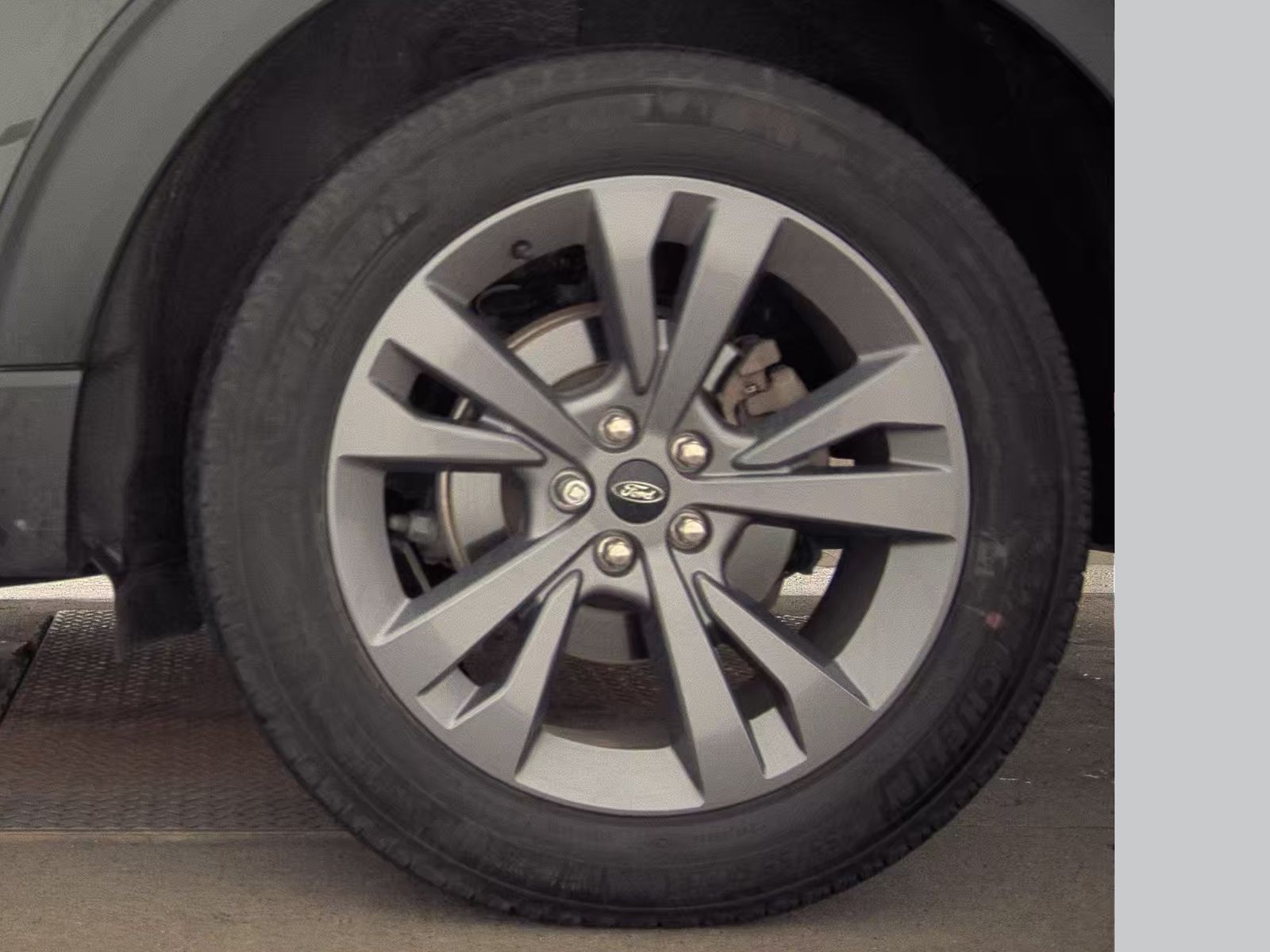 2023 Ford Explorer XLT AWD