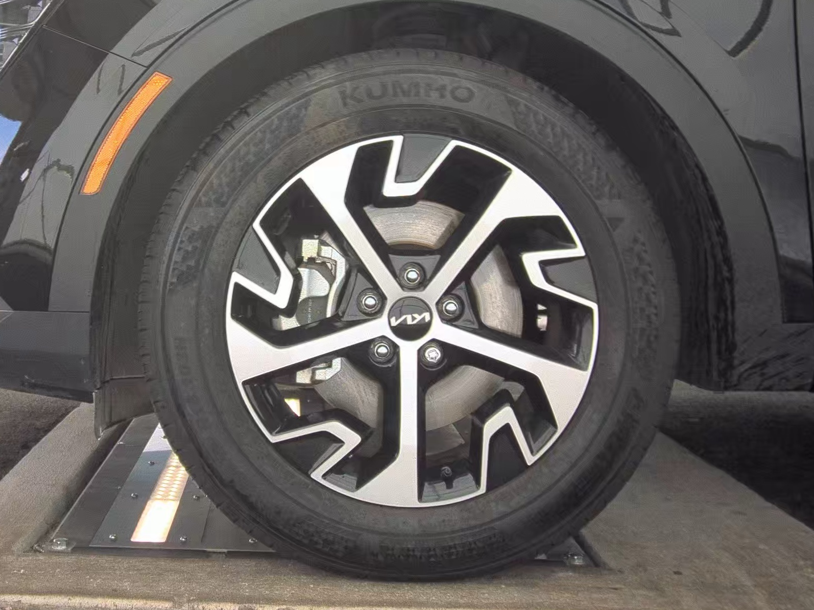 2025 Kia Sportage EX FWD