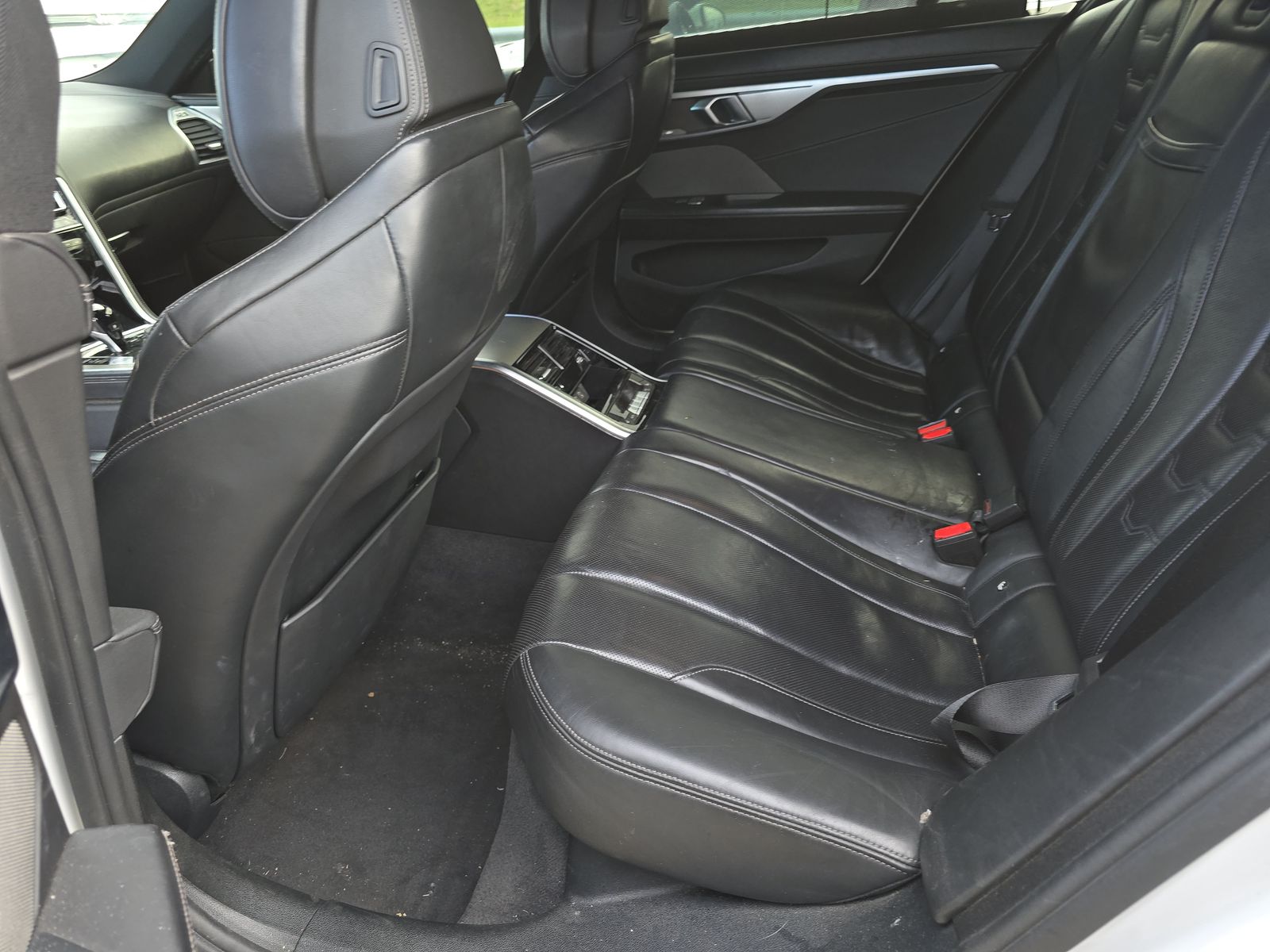 2023 BMW 8 Series 840i RWD