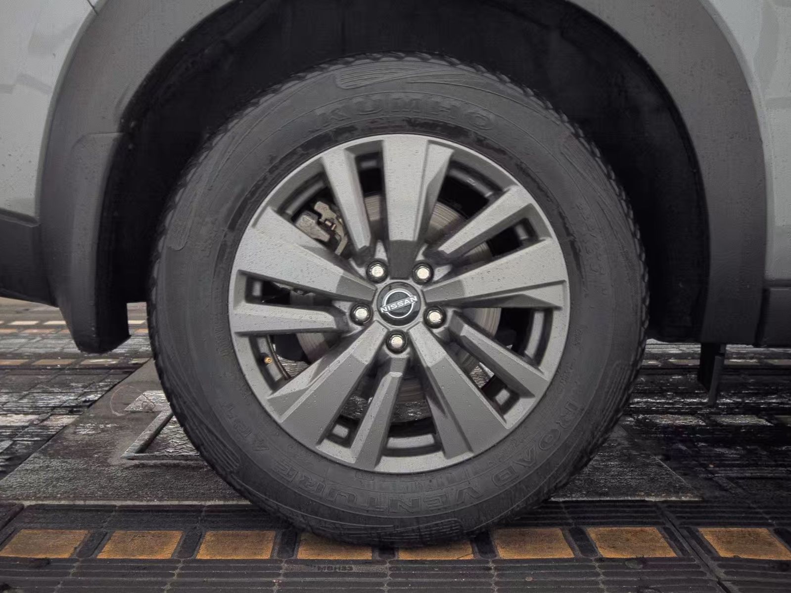 2022 Nissan Pathfinder SV FWD