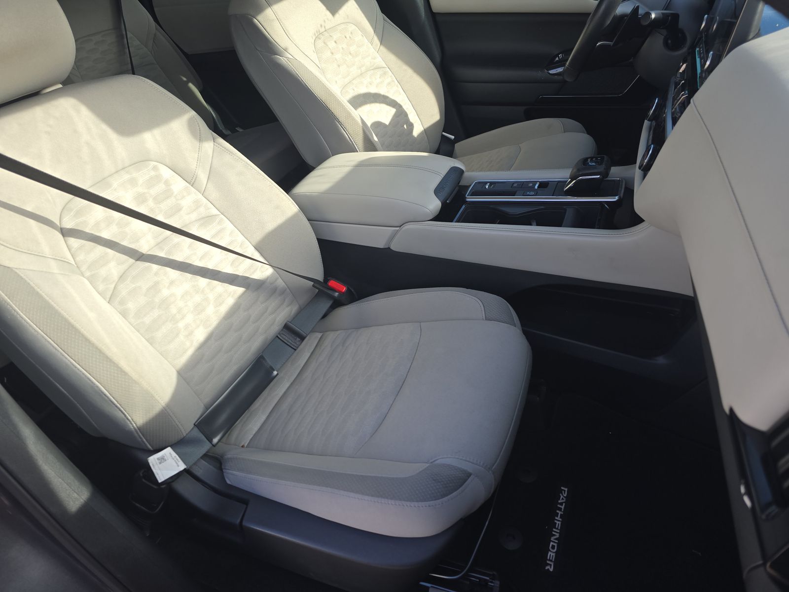 2022 Nissan Pathfinder SV FWD