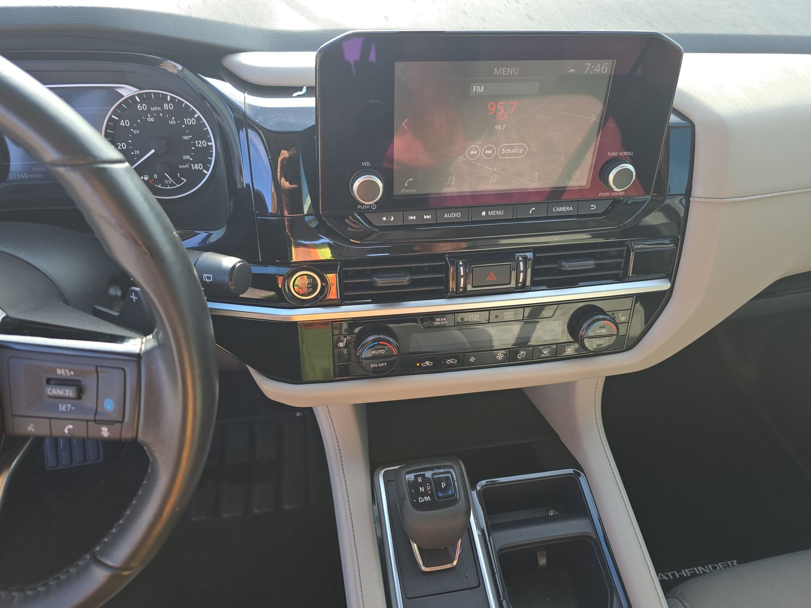 2022 Nissan Pathfinder SV FWD