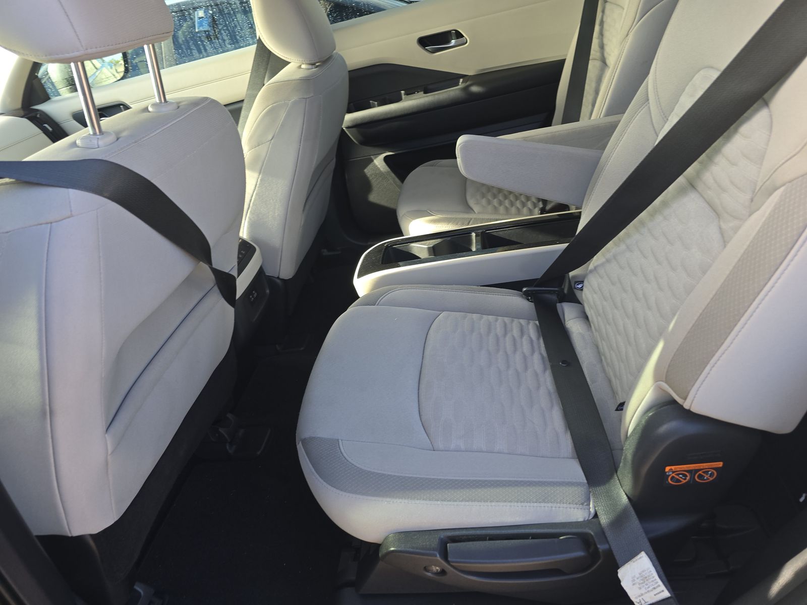 2022 Nissan Pathfinder SV FWD