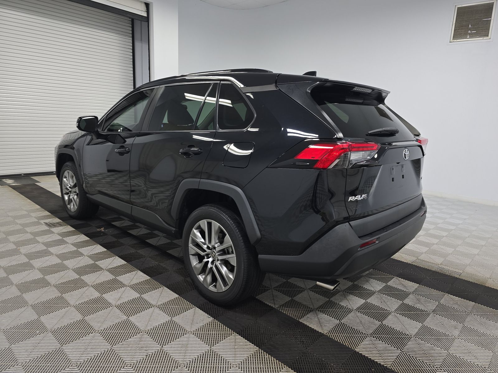 2023 Toyota RAV4 XLE Premium FWD