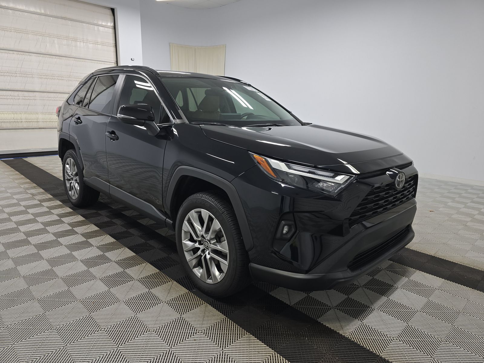 2023 Toyota RAV4 XLE Premium FWD