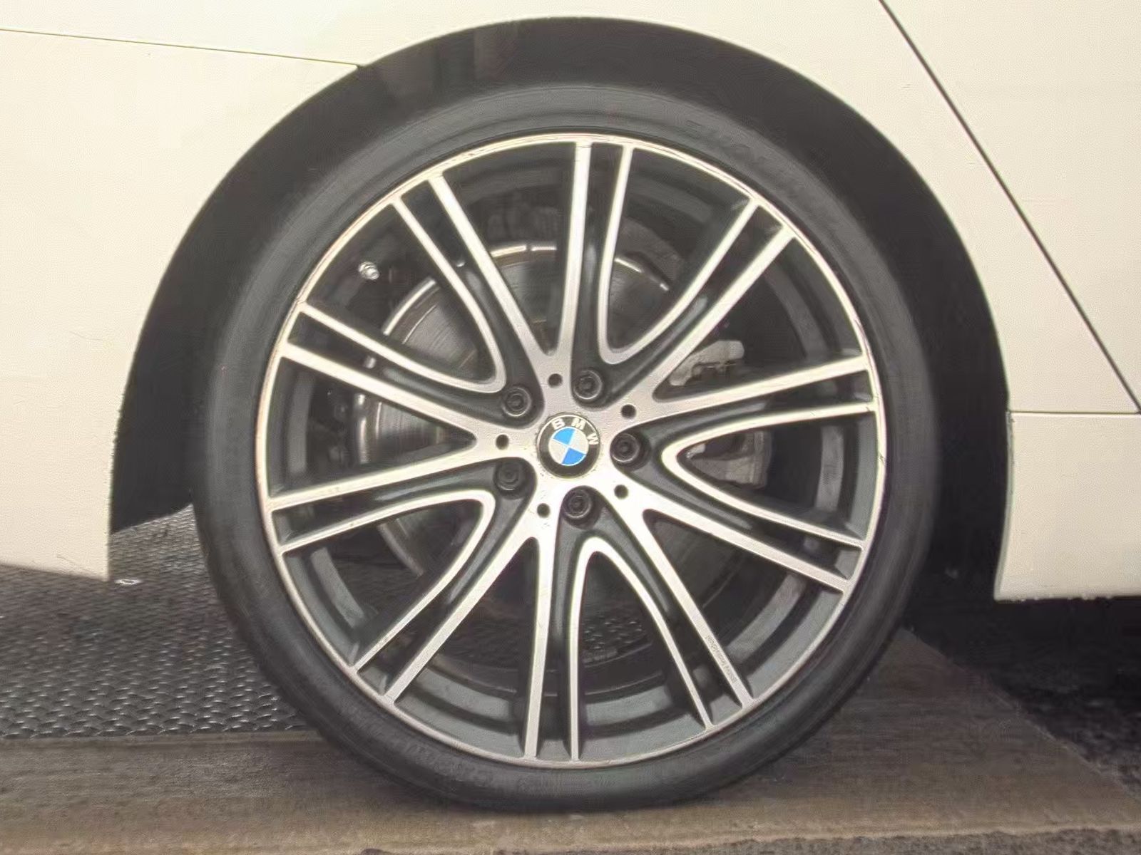 2017 BMW 5 Series 540i RWD