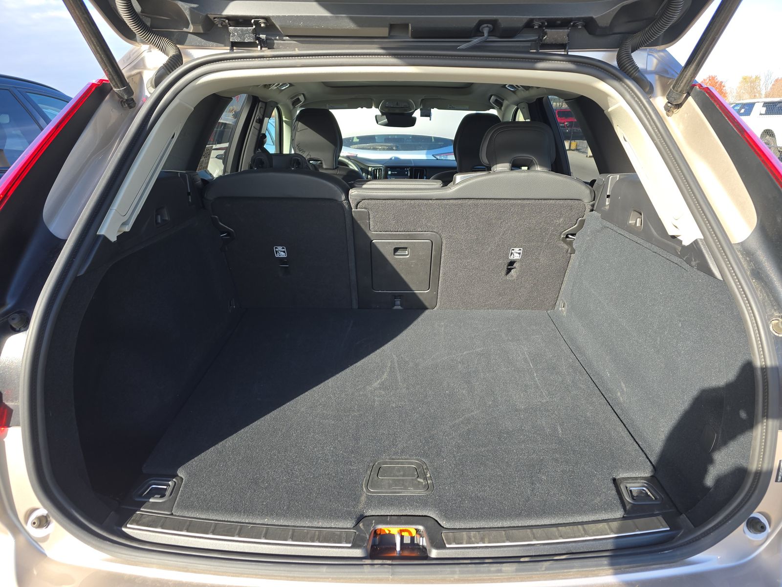 2025 Volvo XC60 B5 Plus AWD