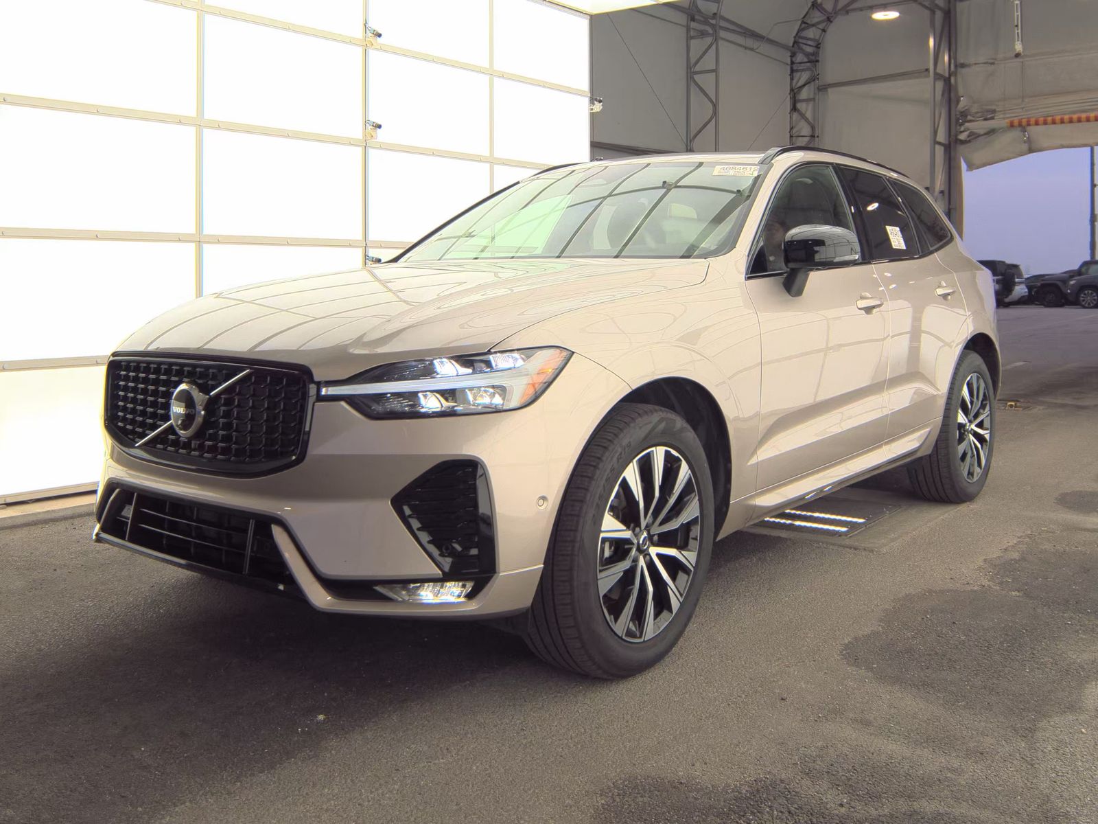 2025 Volvo XC60 B5 Plus AWD