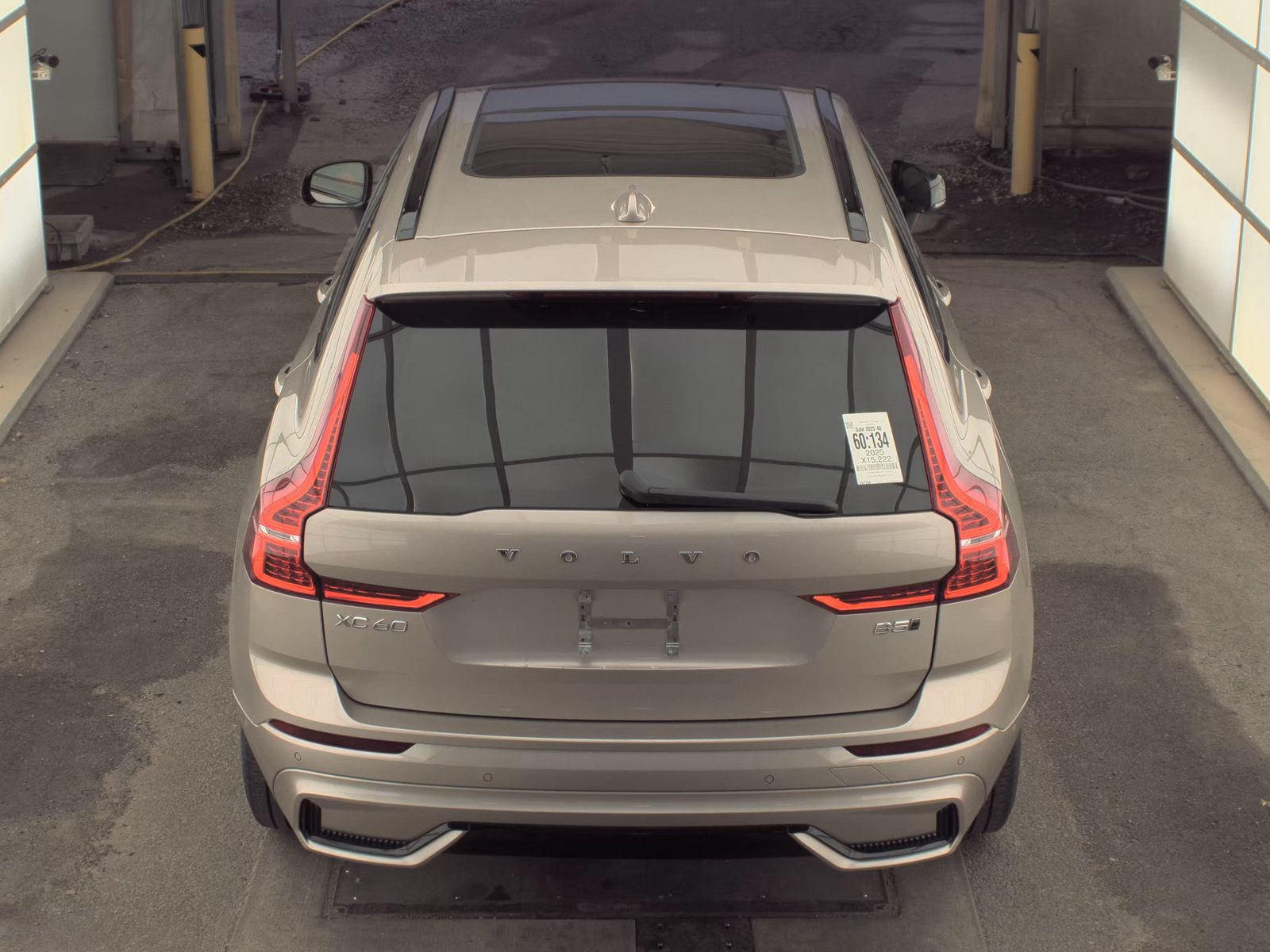 2025 Volvo XC60 B5 Plus AWD