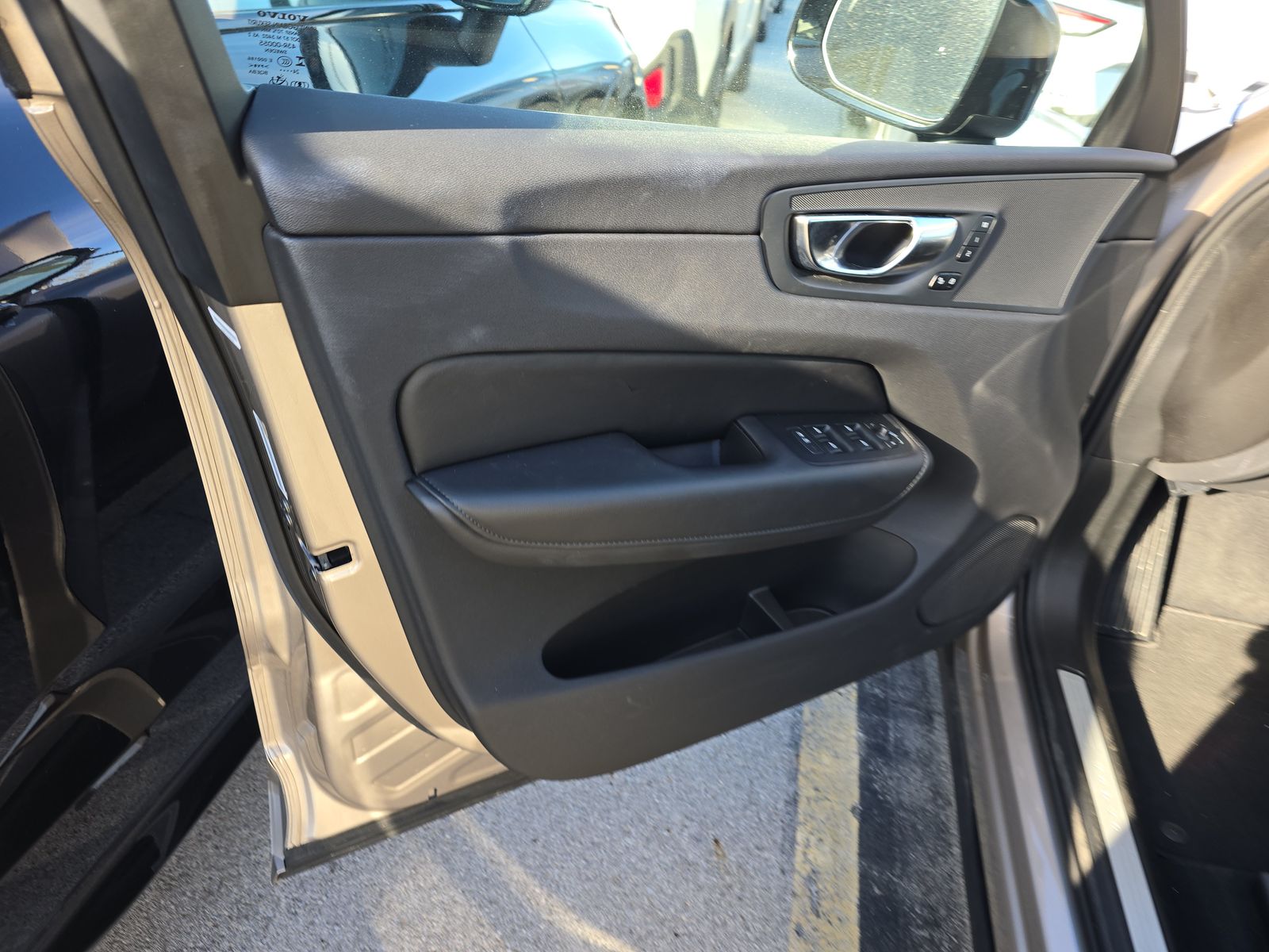 2025 Volvo XC60 B5 Plus AWD