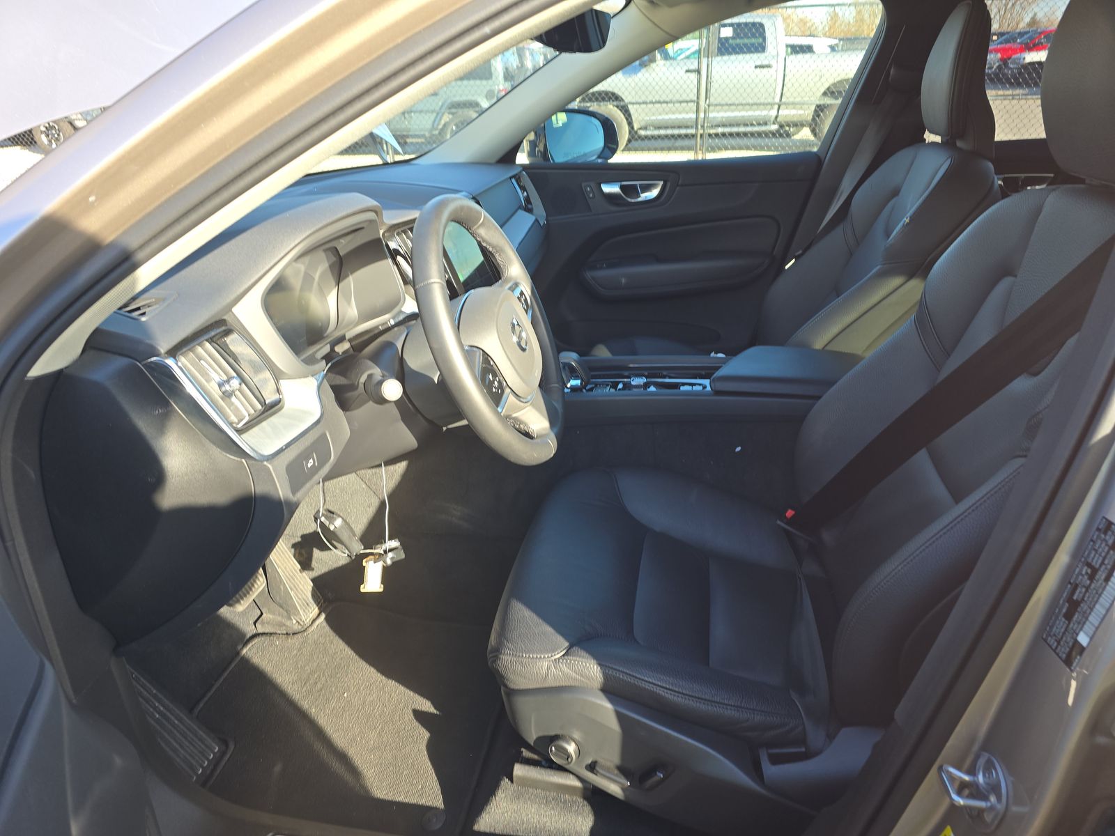 2025 Volvo XC60 B5 Plus AWD