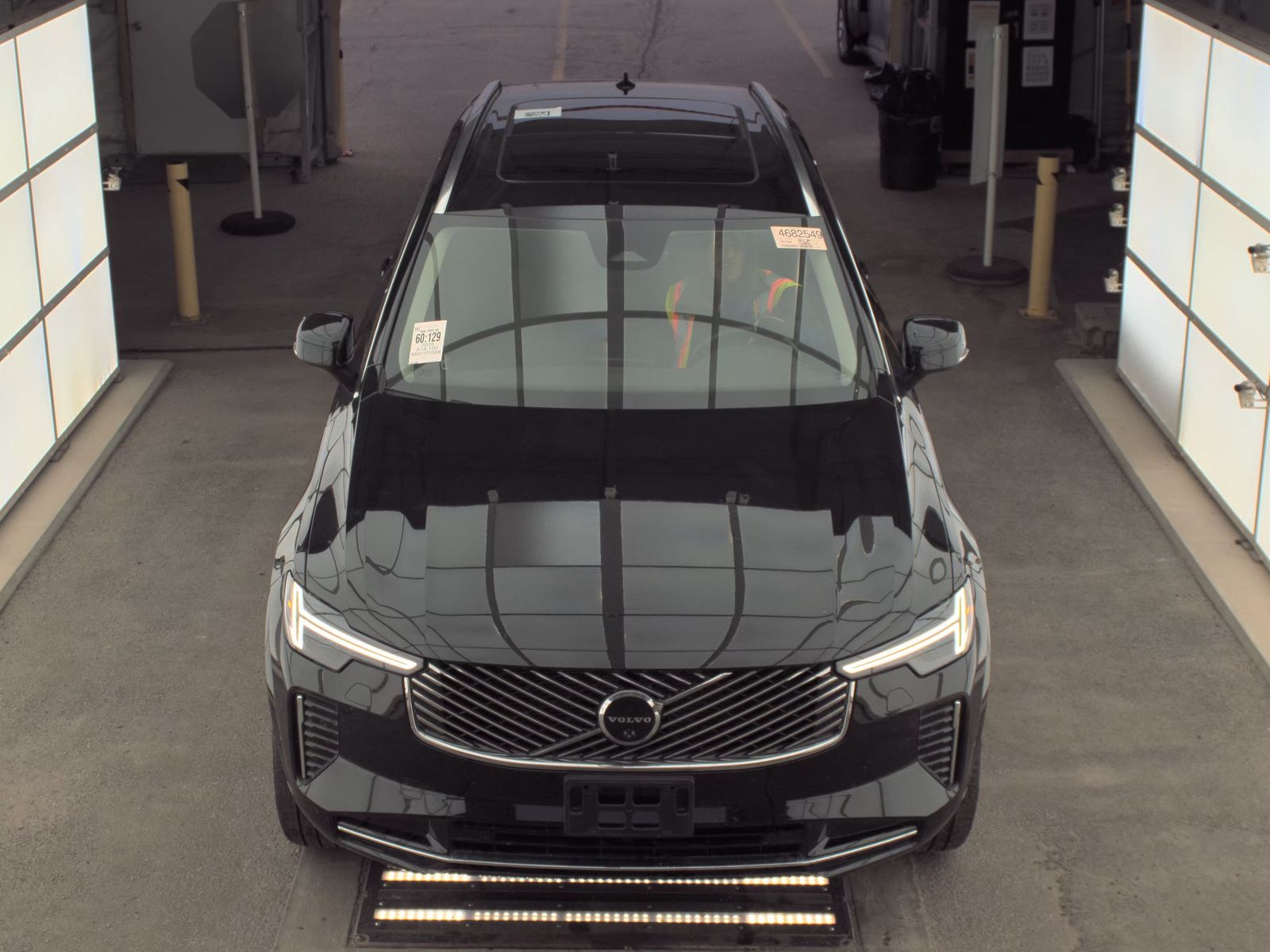 2025 Volvo XC90 B6 Plus AWD