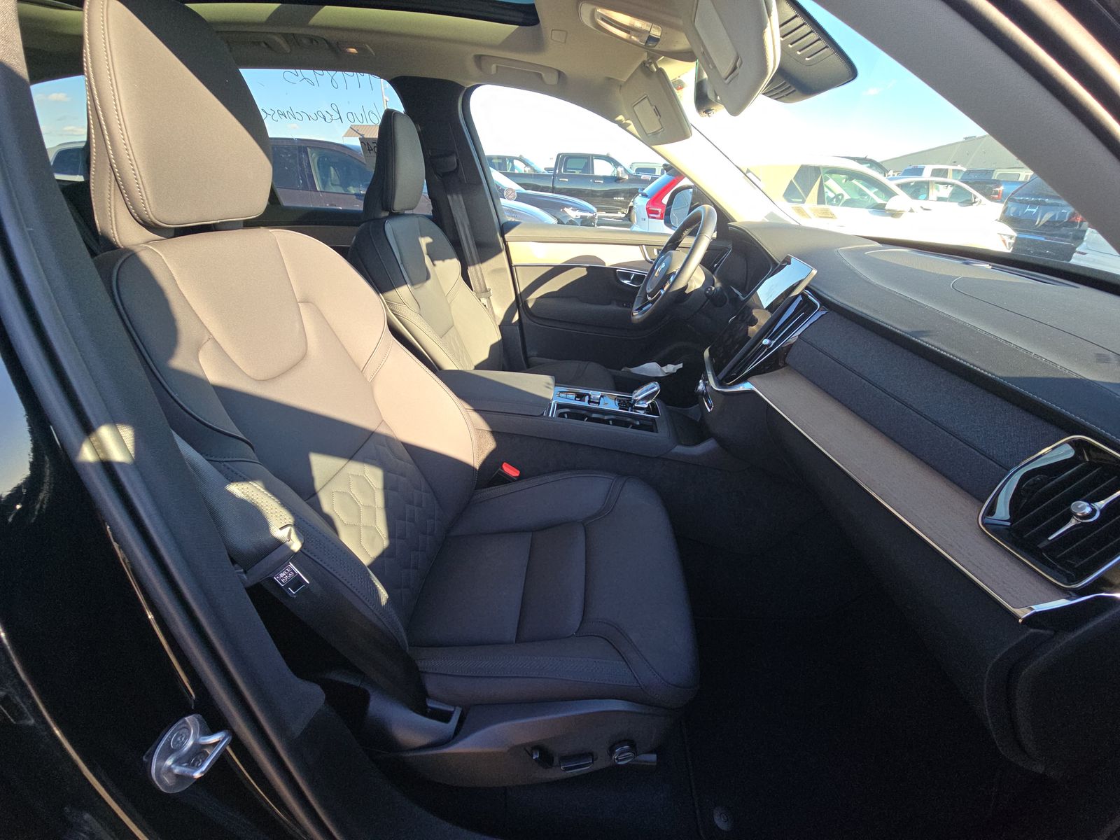 2025 Volvo XC90 B6 Plus AWD