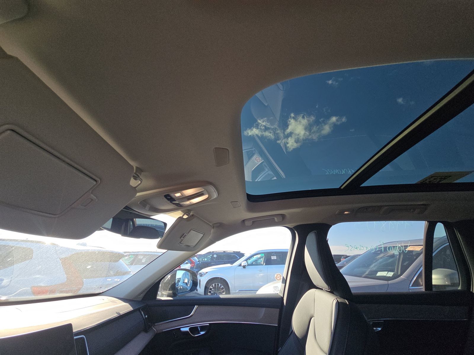 2025 Volvo XC90 B6 Plus AWD