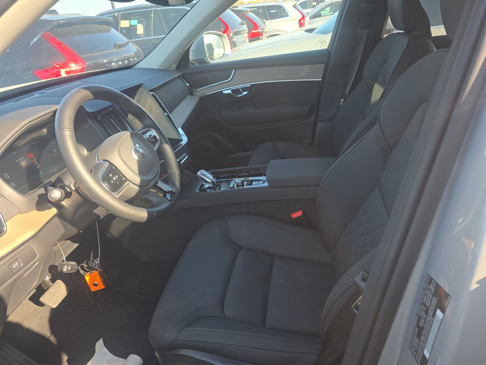 2025 Volvo XC90 B6 Plus AWD