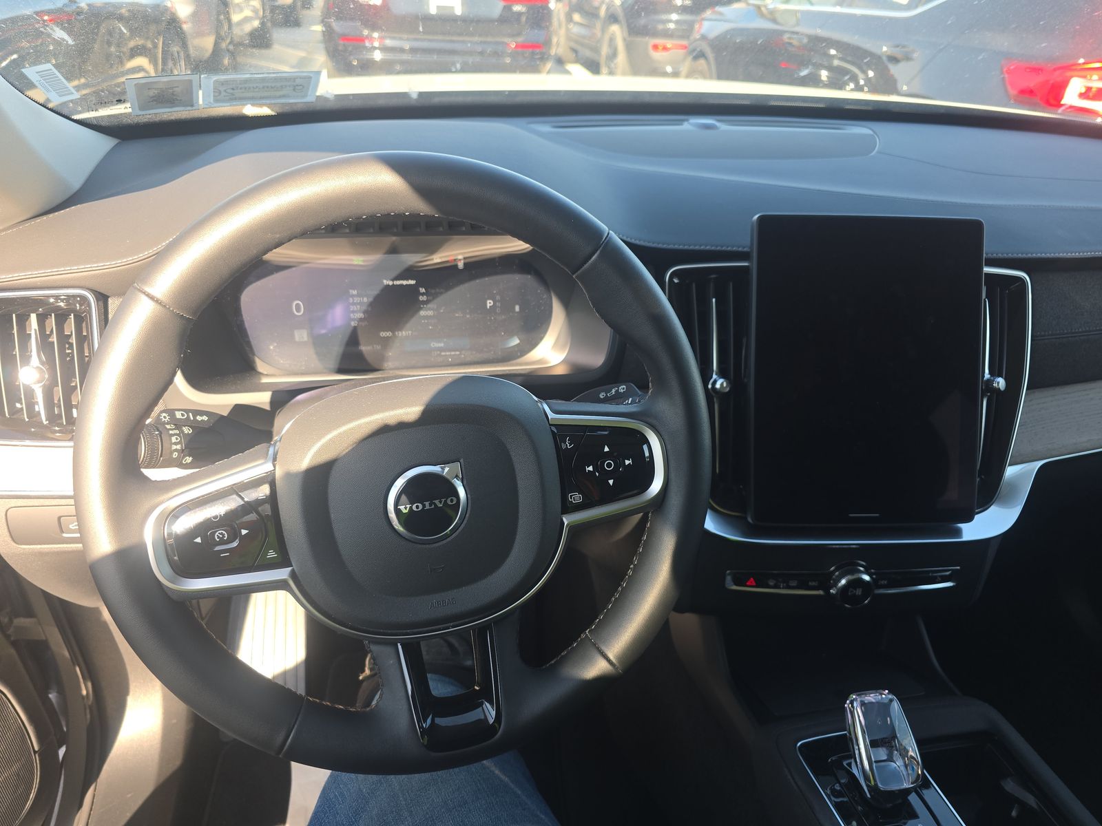 2025 Volvo XC90 B6 Plus AWD