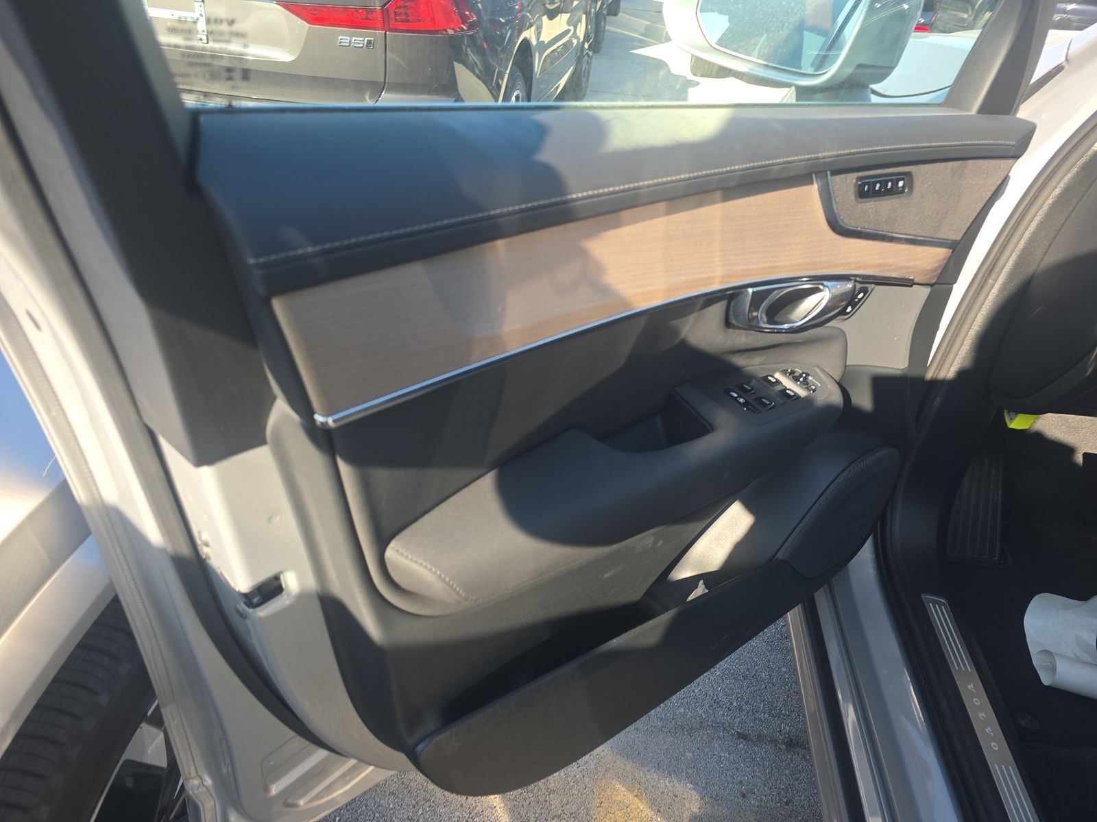 2025 Volvo XC90 B6 Plus AWD