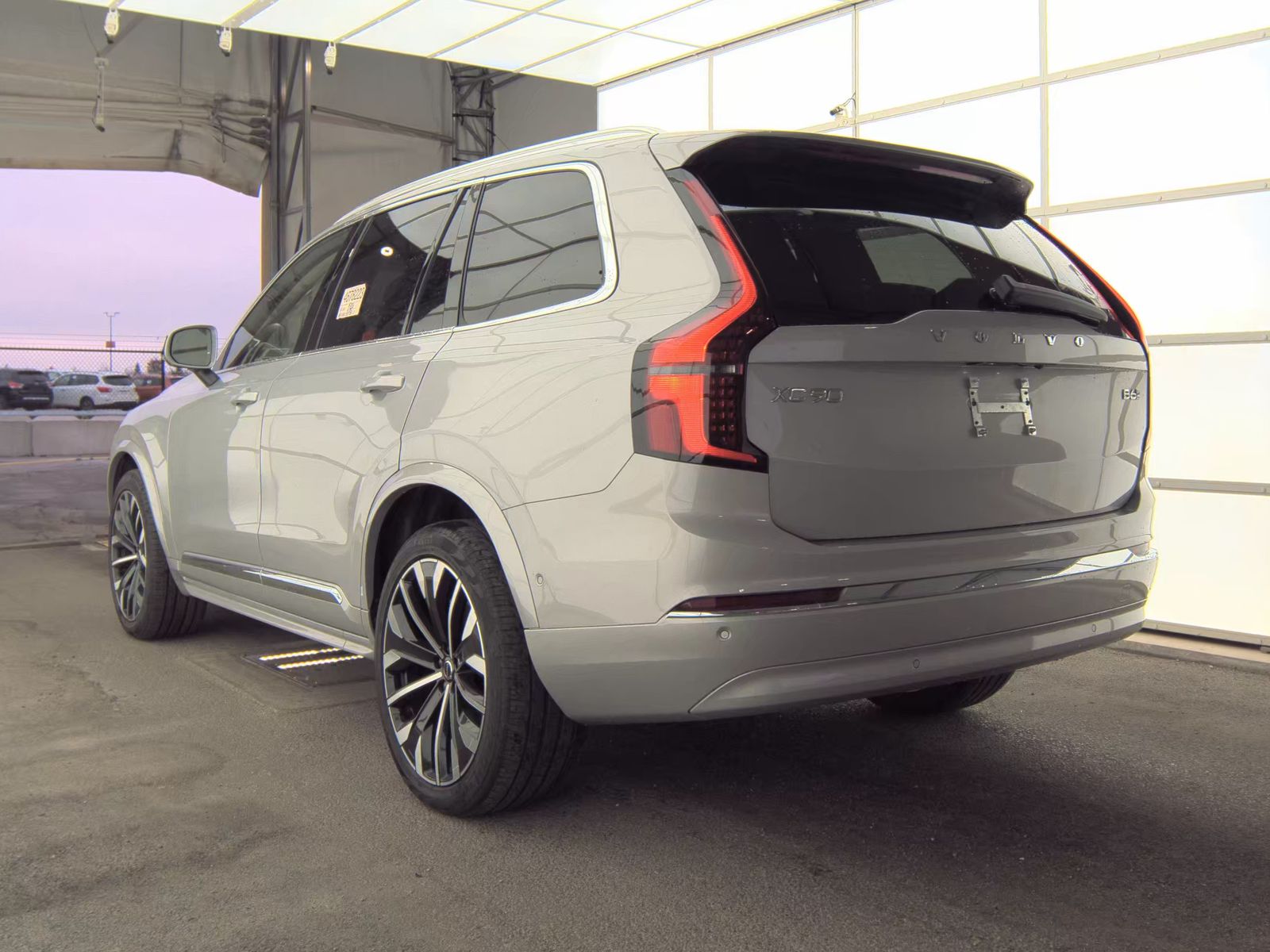 2025 Volvo XC90 B6 Plus AWD