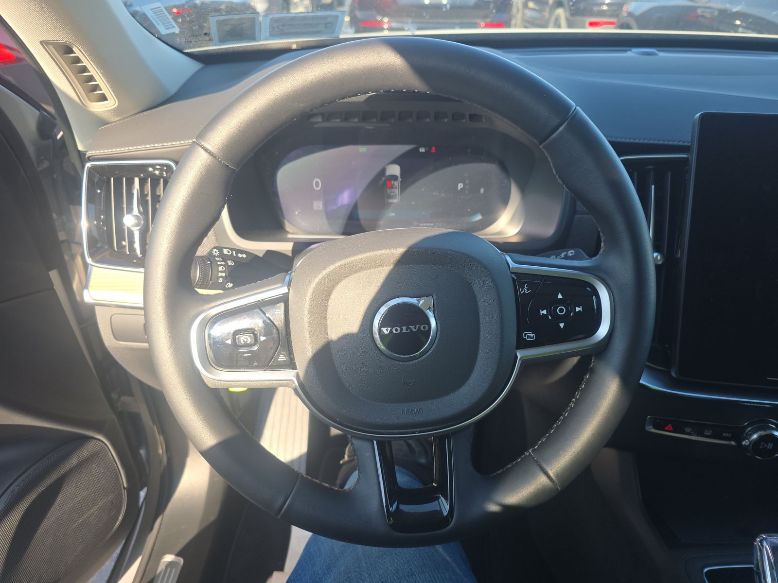 2025 Volvo XC90 B6 Plus AWD