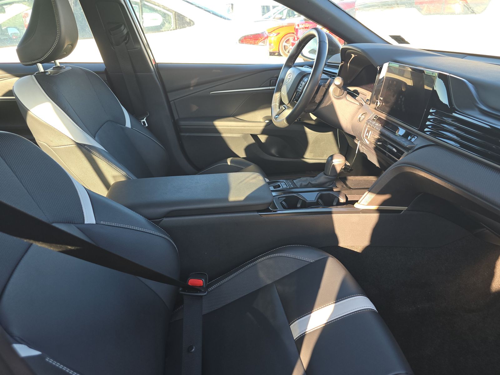 2025 Toyota Camry SE FWD