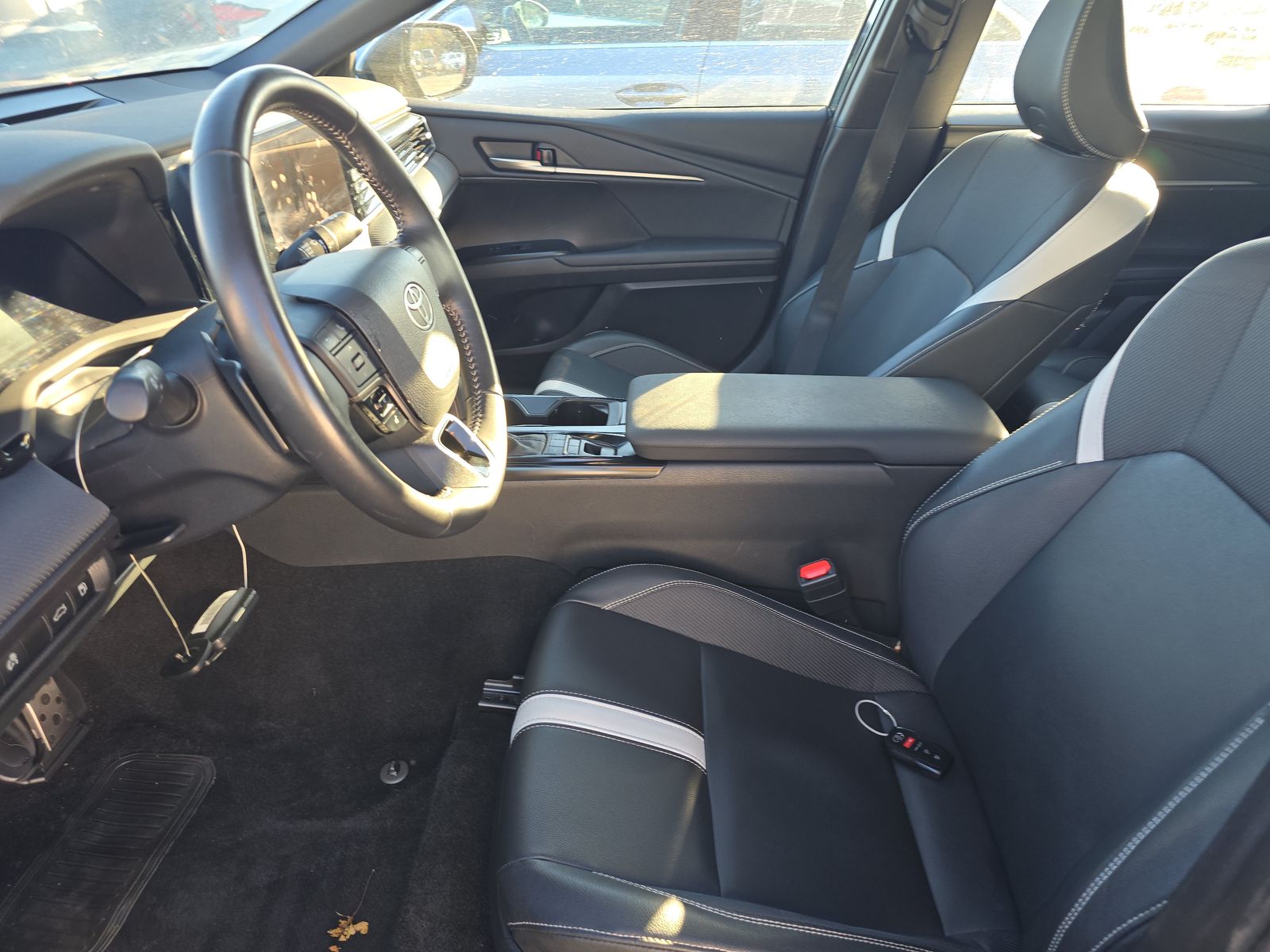 2025 Toyota Camry SE FWD