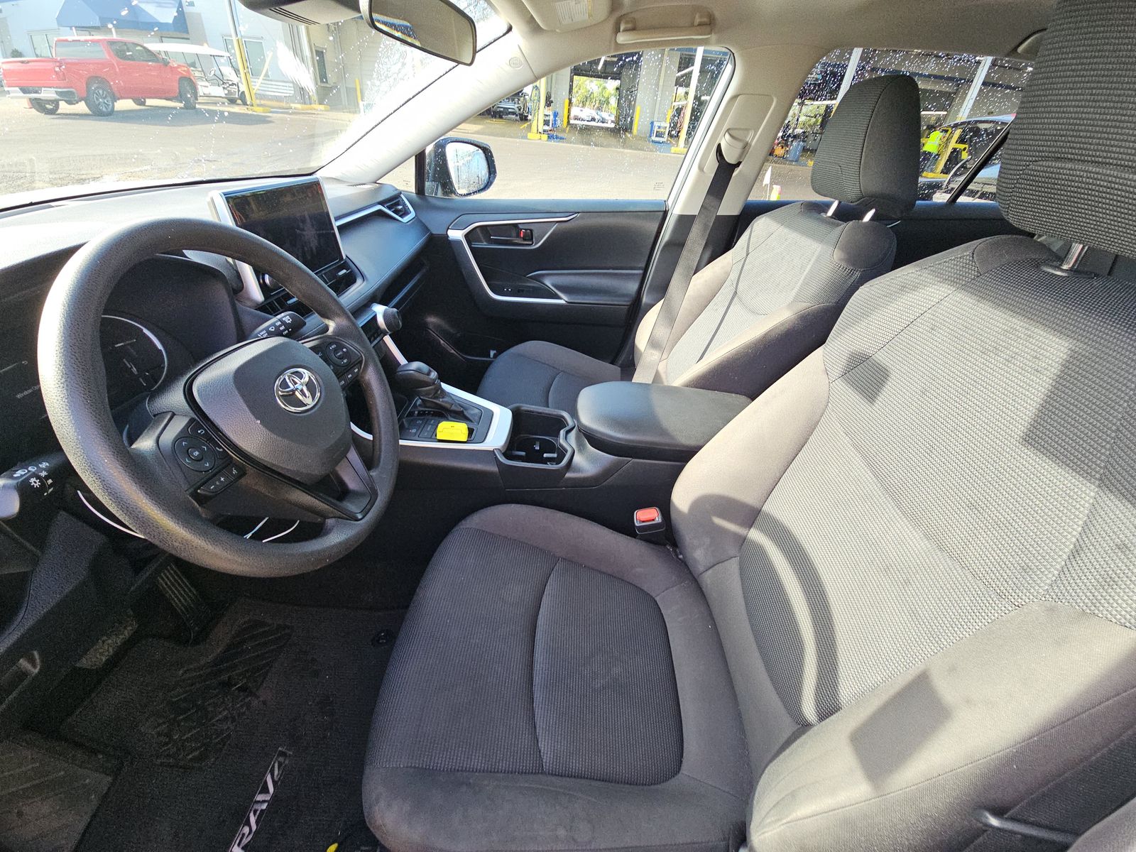 2023 Toyota RAV4 LE FWD