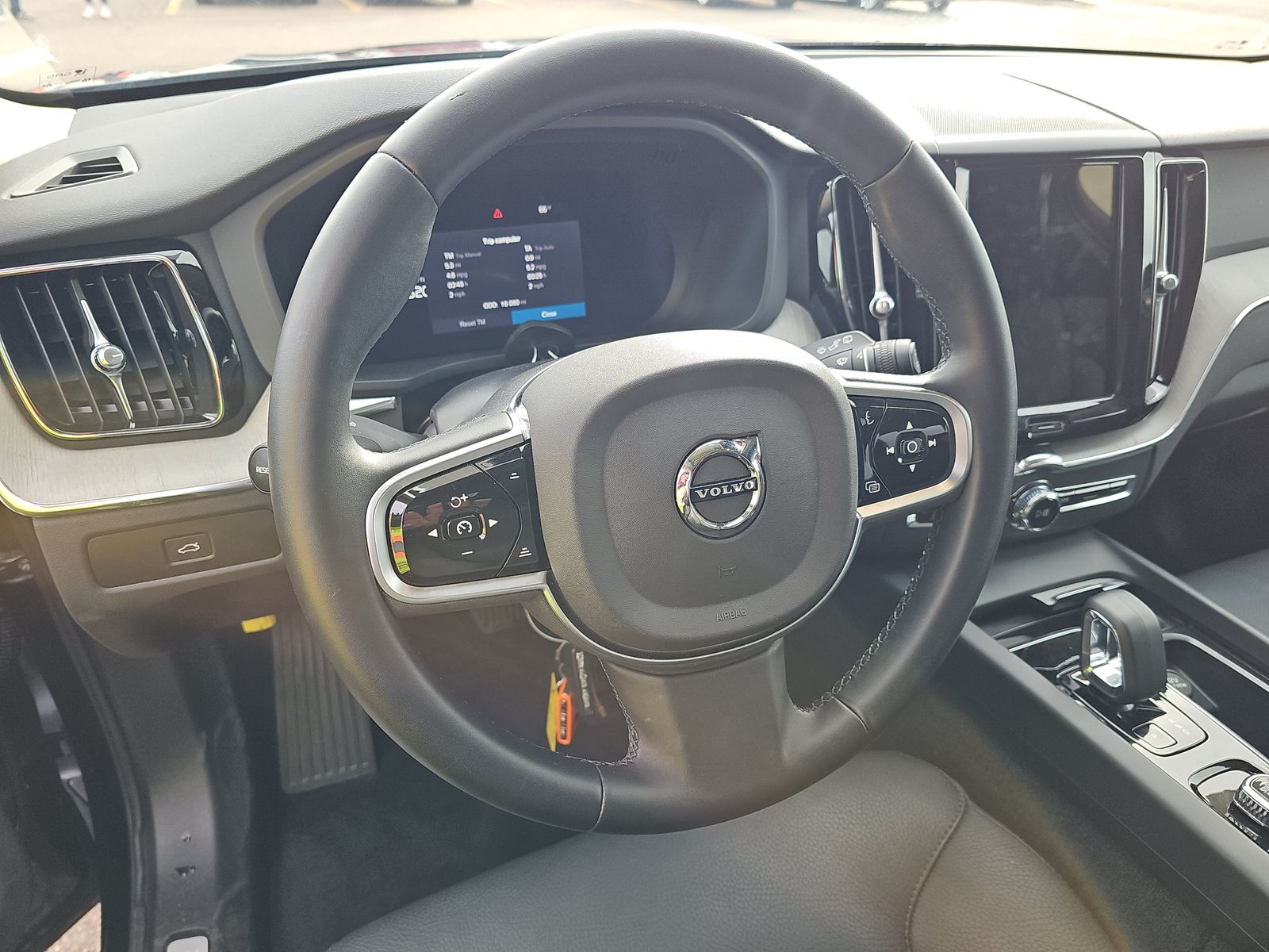 2025 Volvo XC60 B5 Plus AWD