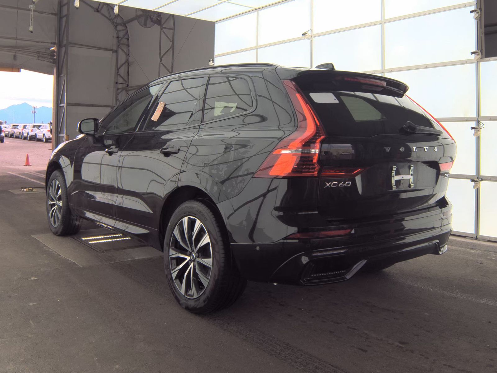 2025 Volvo XC60 B5 Plus AWD