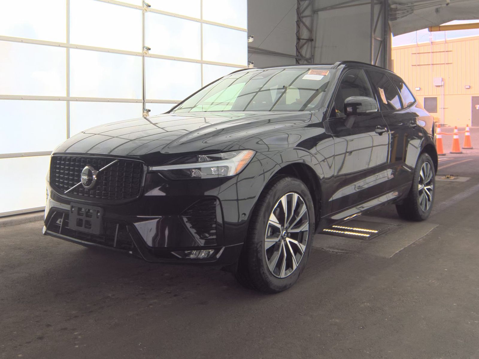2025 Volvo XC60 B5 Plus AWD
