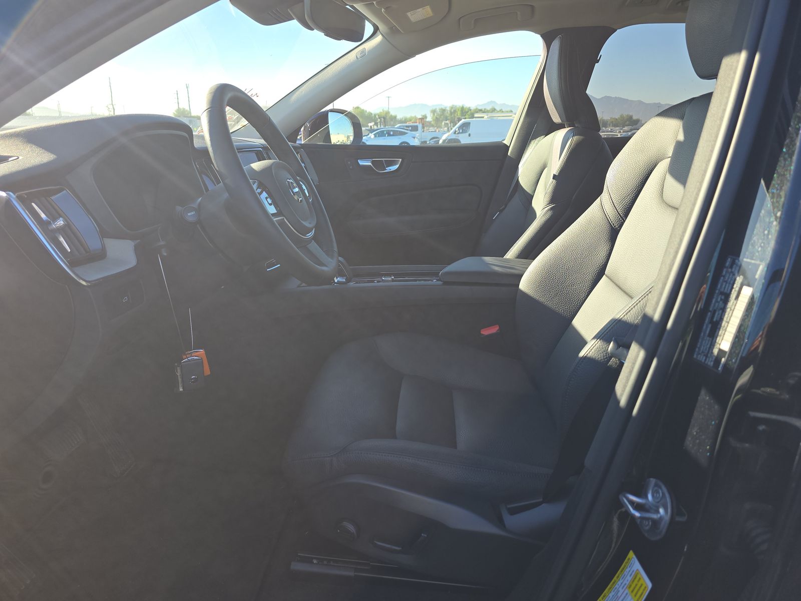 2025 Volvo XC60 B5 Plus AWD