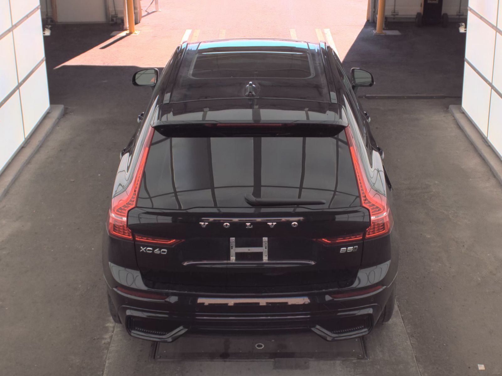 2025 Volvo XC60 B5 Plus AWD