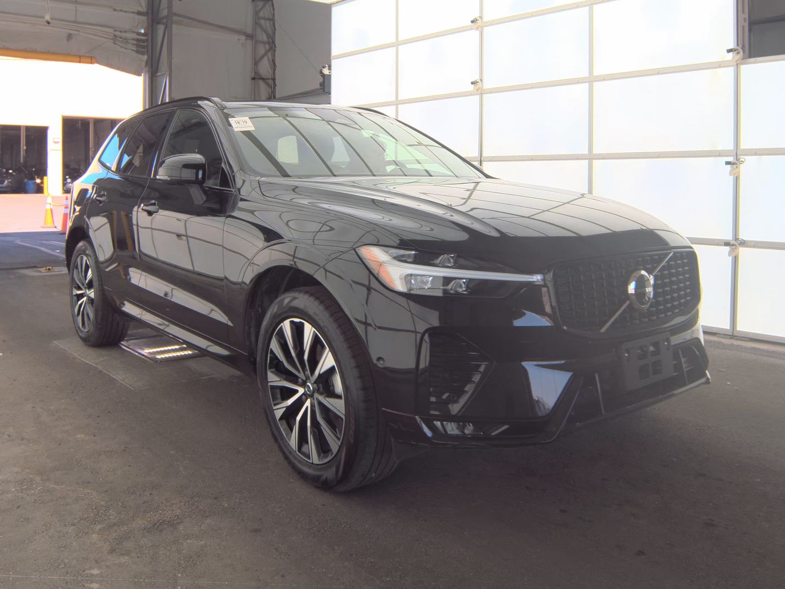 2025 Volvo XC60 B5 Plus AWD