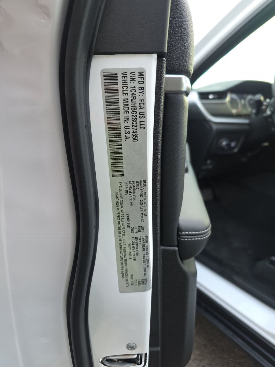 2025 Jeep Grand Cherokee Limited AWD