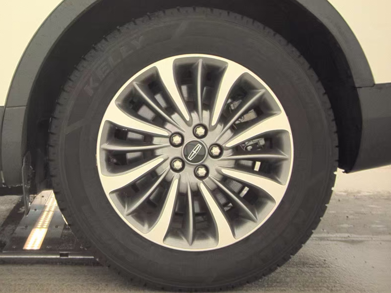 2022 Lincoln Nautilus Standard AWD