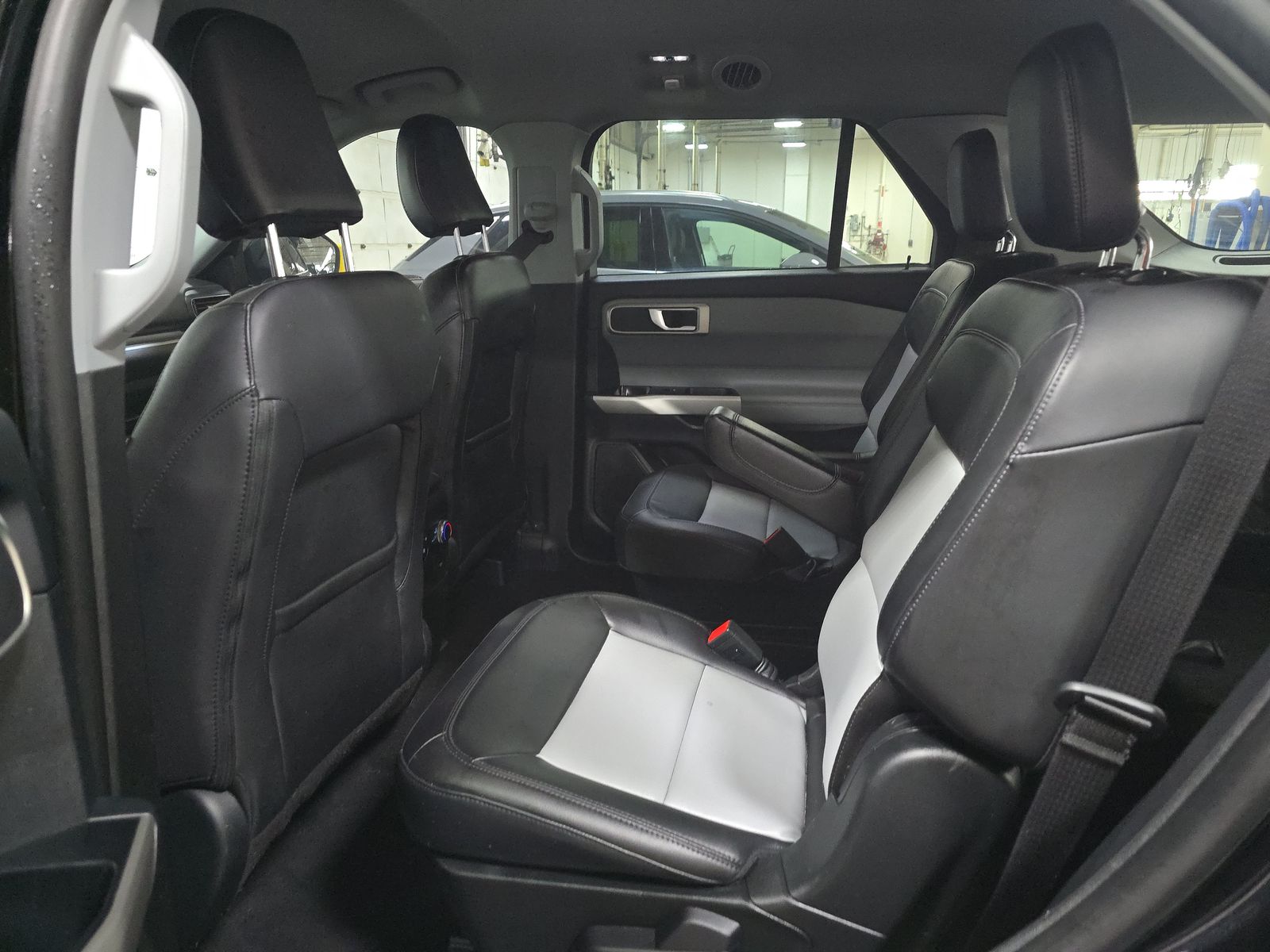 2023 Ford Explorer XLT AWD