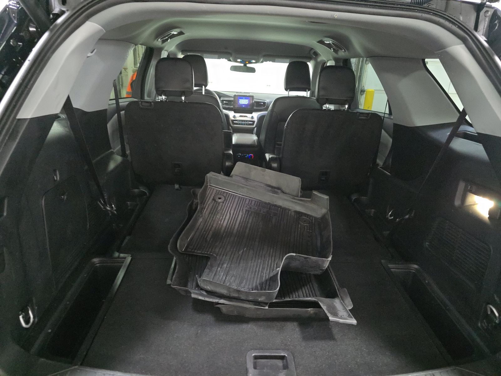 2023 Ford Explorer XLT AWD