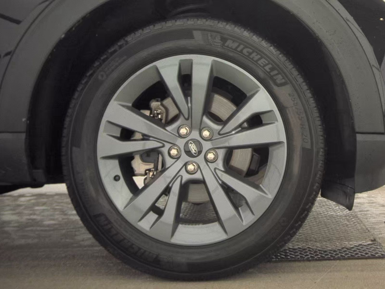 2023 Ford Explorer XLT AWD