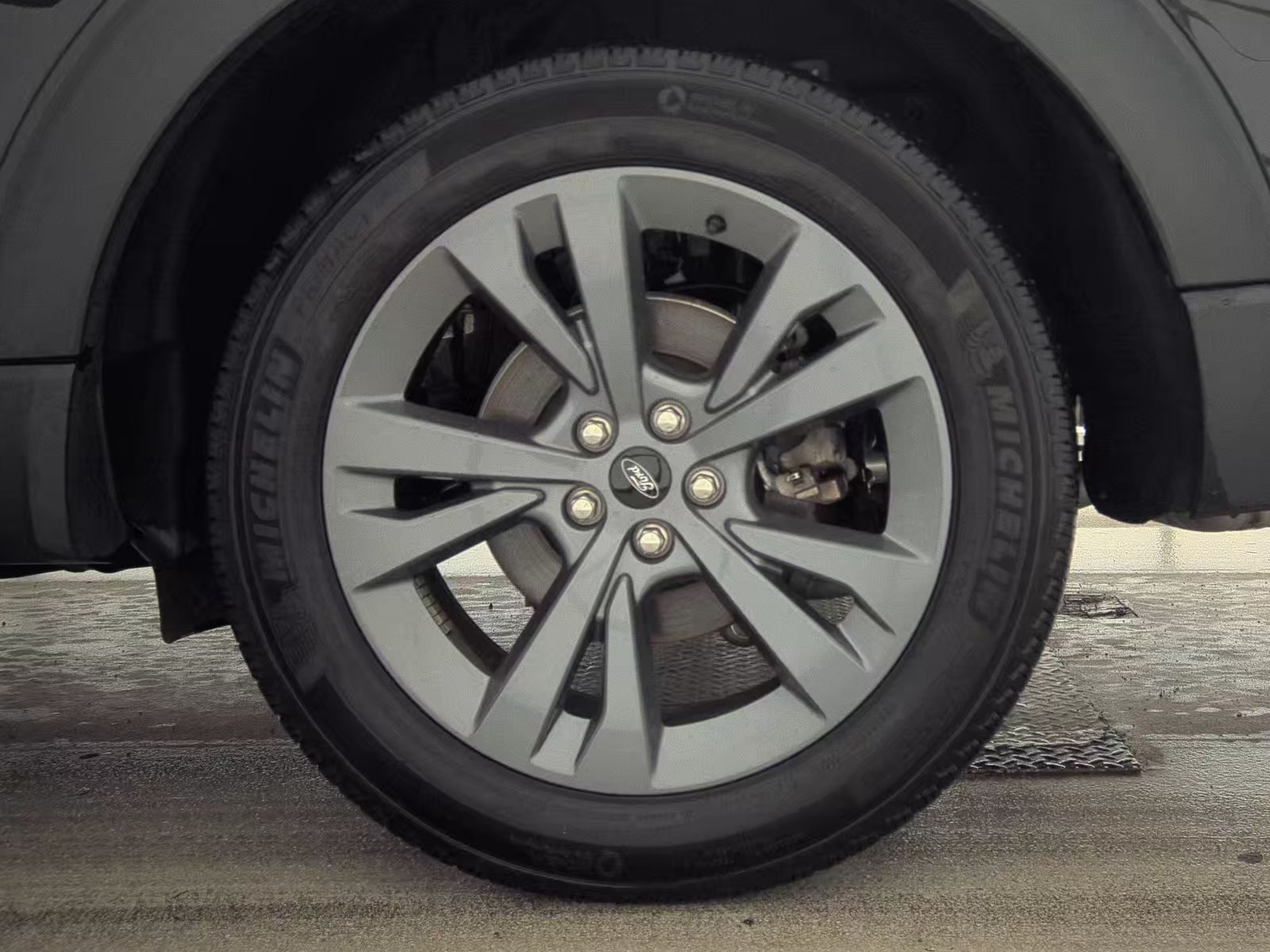 2023 Ford Explorer XLT AWD