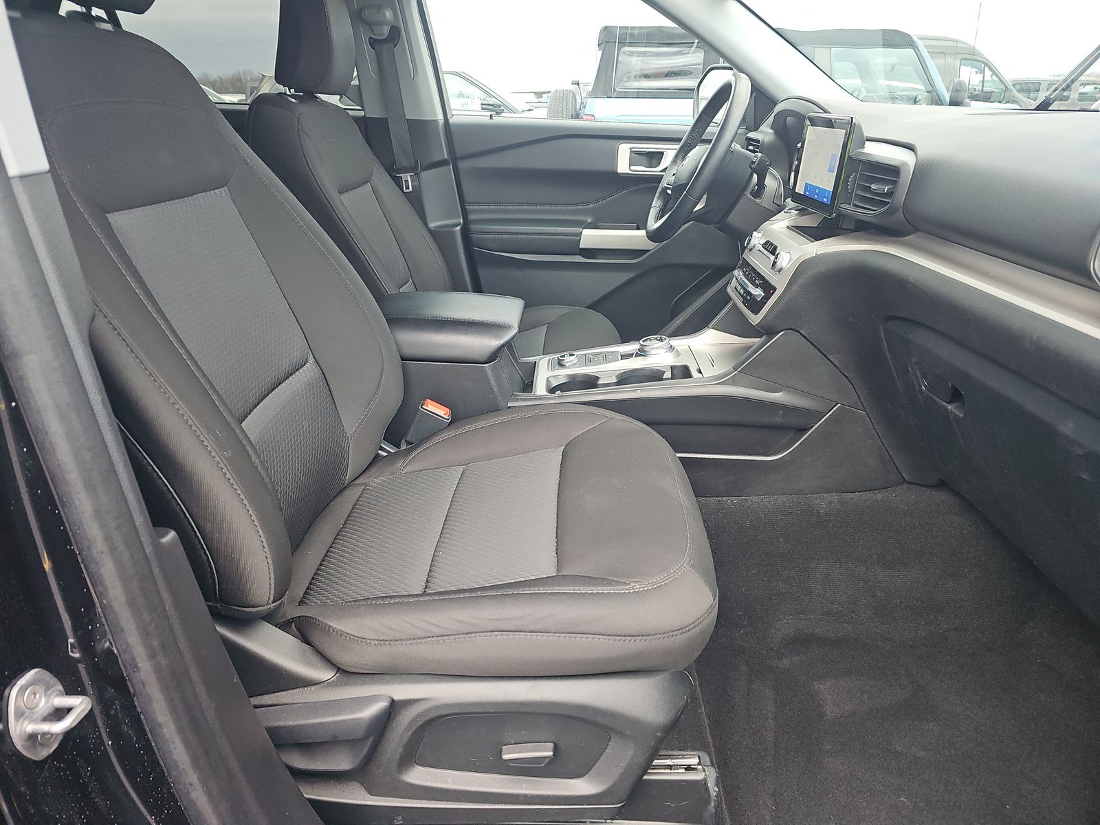 2023 Ford Explorer XLT AWD