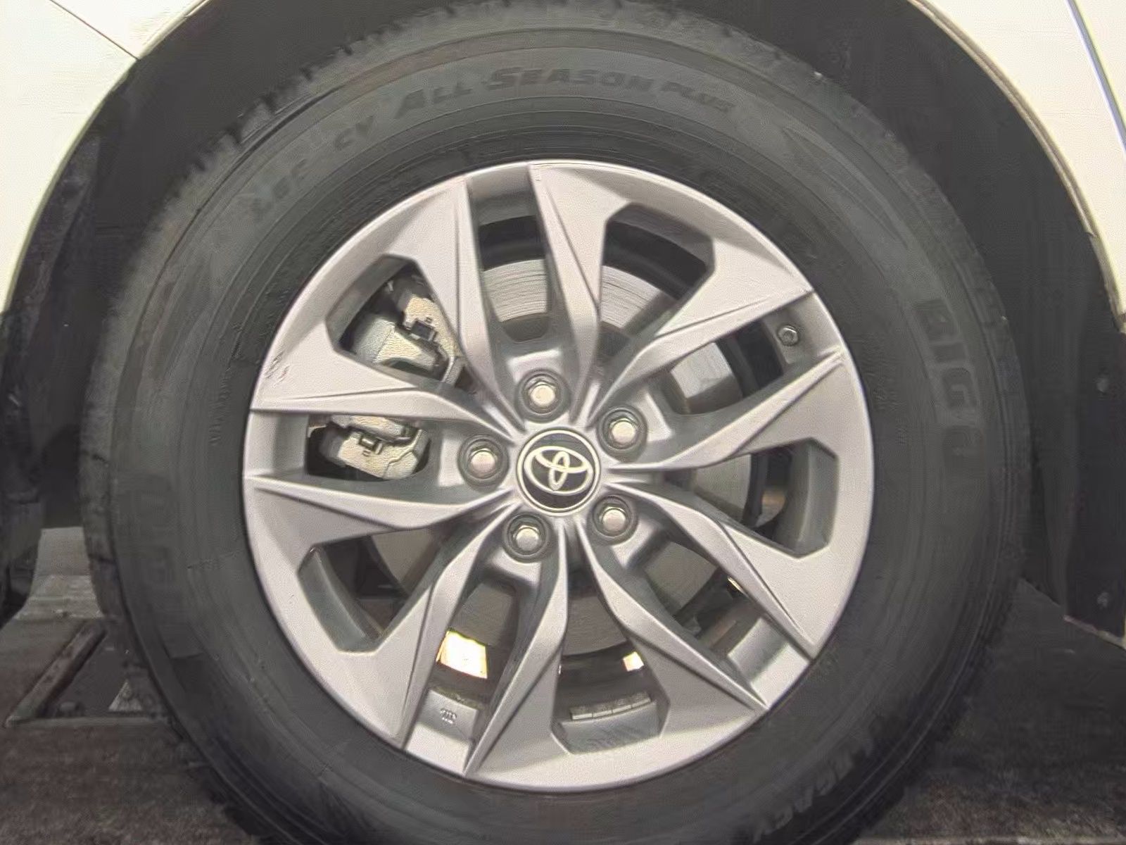 2023 Toyota Sienna LE AWD